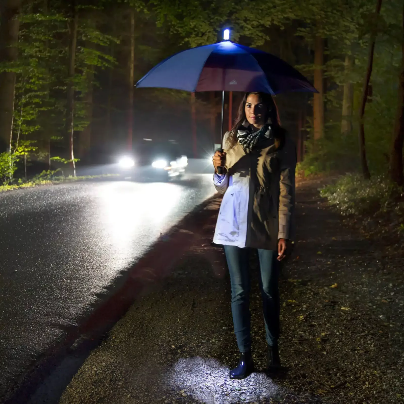bâton de marche noir avec éclairage LED