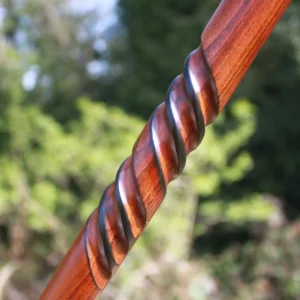 bâtons de marche en hêtre spiralés