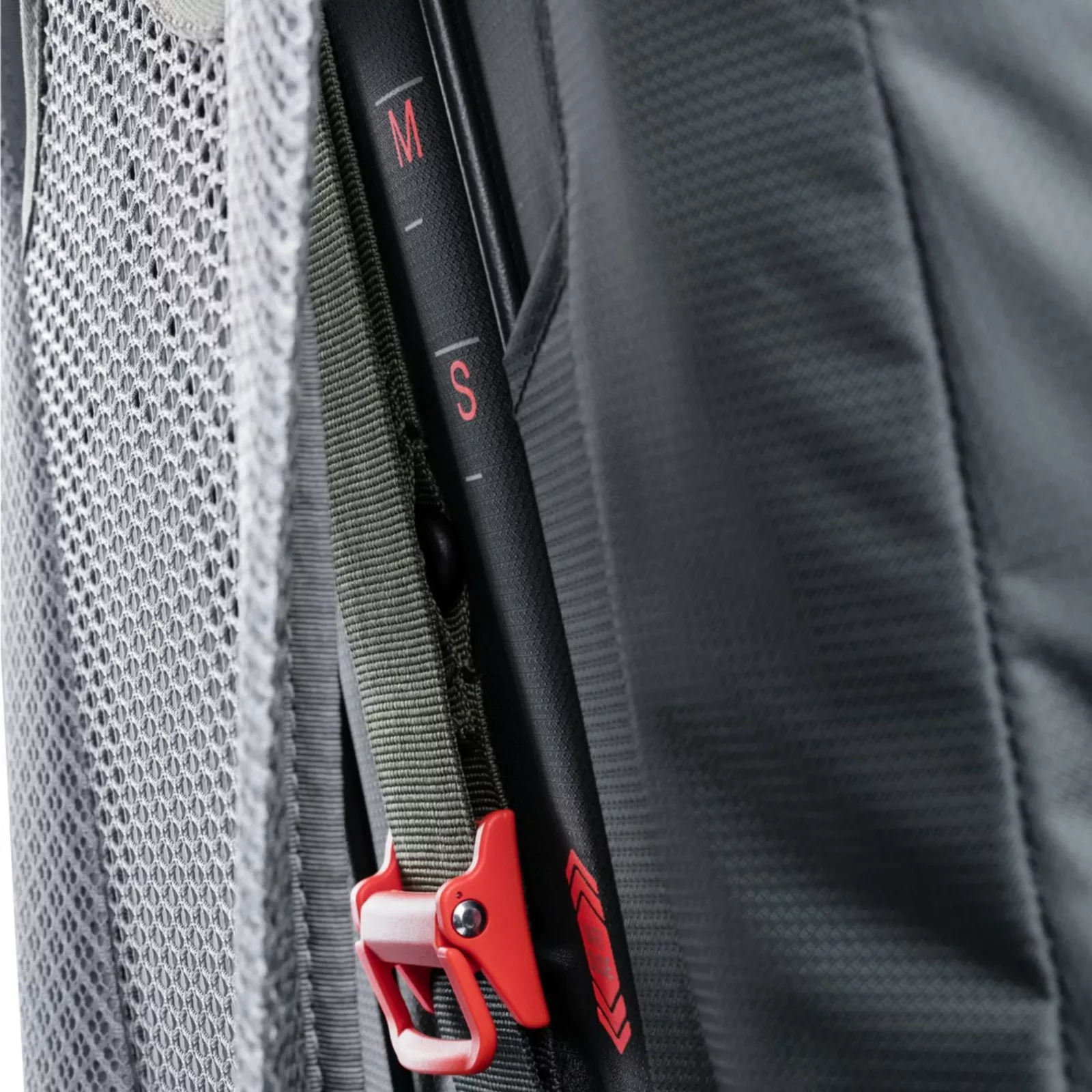 deuter Backpack Futura Air Trek 50+10 – Hommes – Anthracite