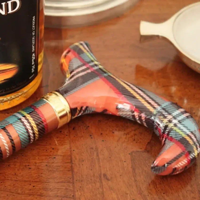 Canne de marche réglable, motif tartan multicolore